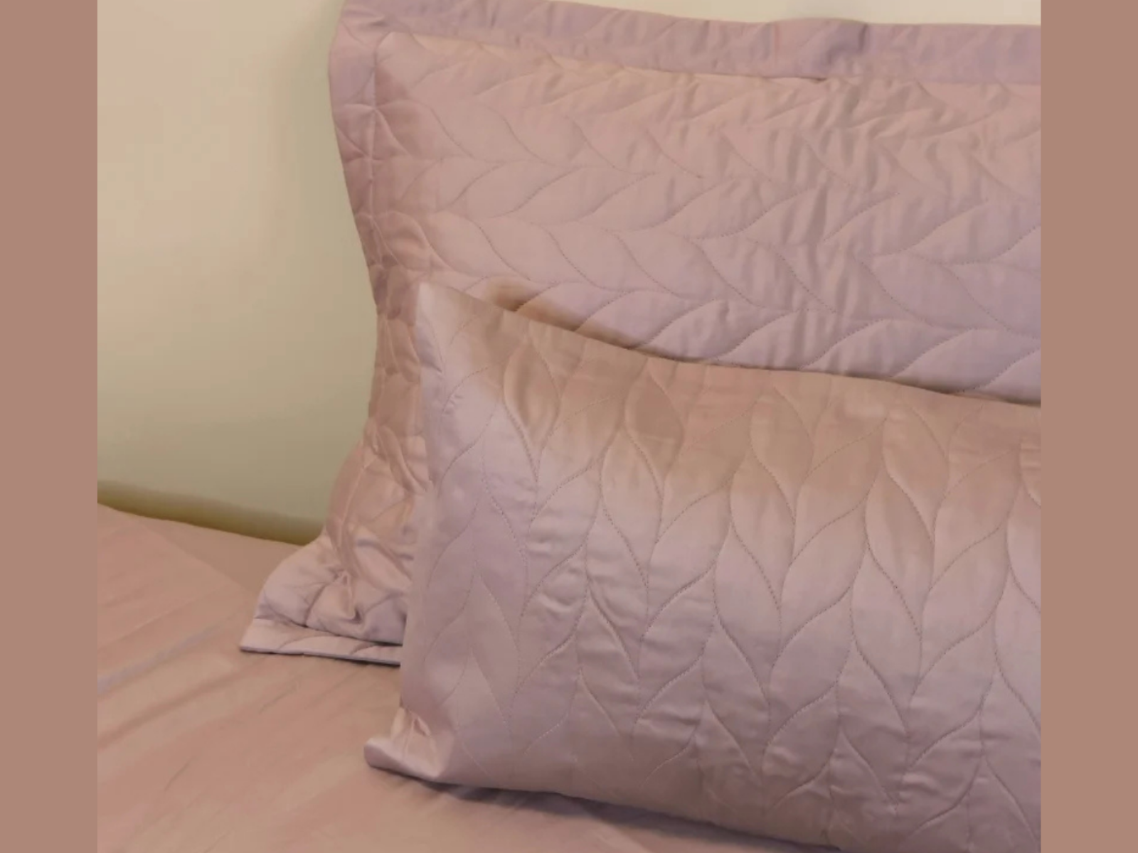 300 TC, Solid, Cameo Rose, 100% Cotton King Size Bedsheet with Quilted Pillow